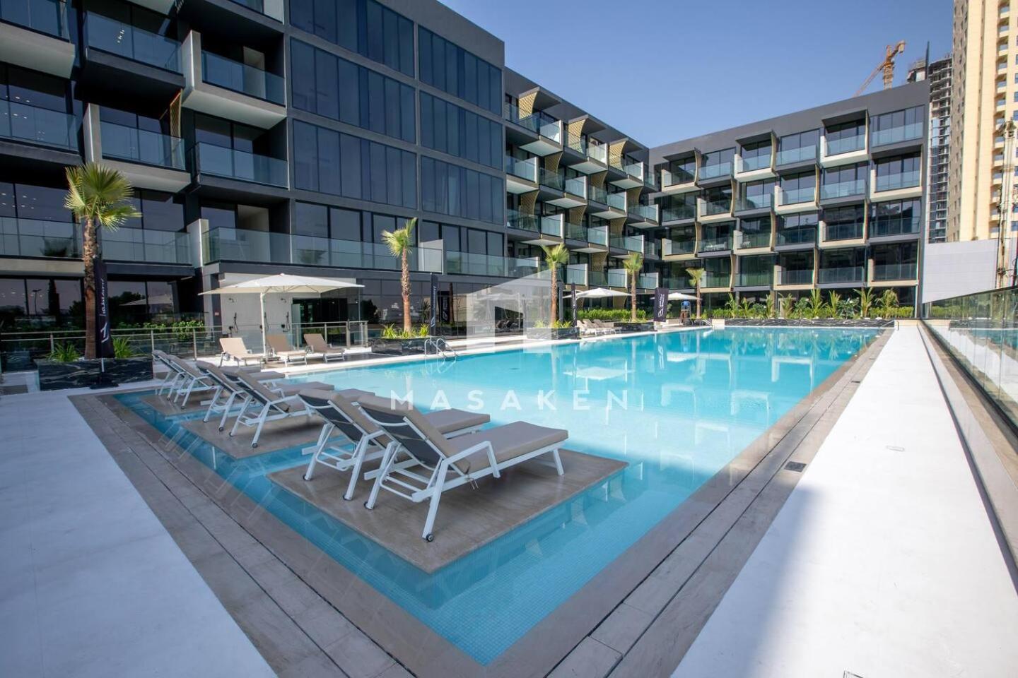1 Bedroom In Jvc With Pool View *