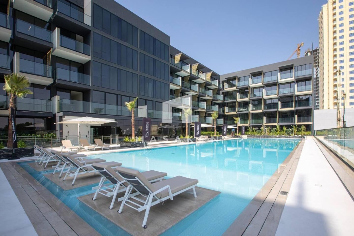 1 Bedroom In Jvc With Pool View Appartement