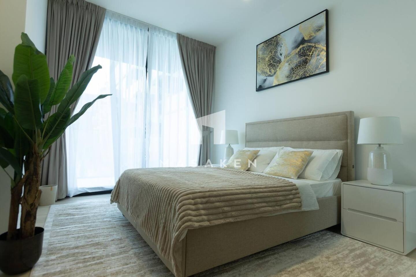 1 Bedroom In Jvc With Pool View