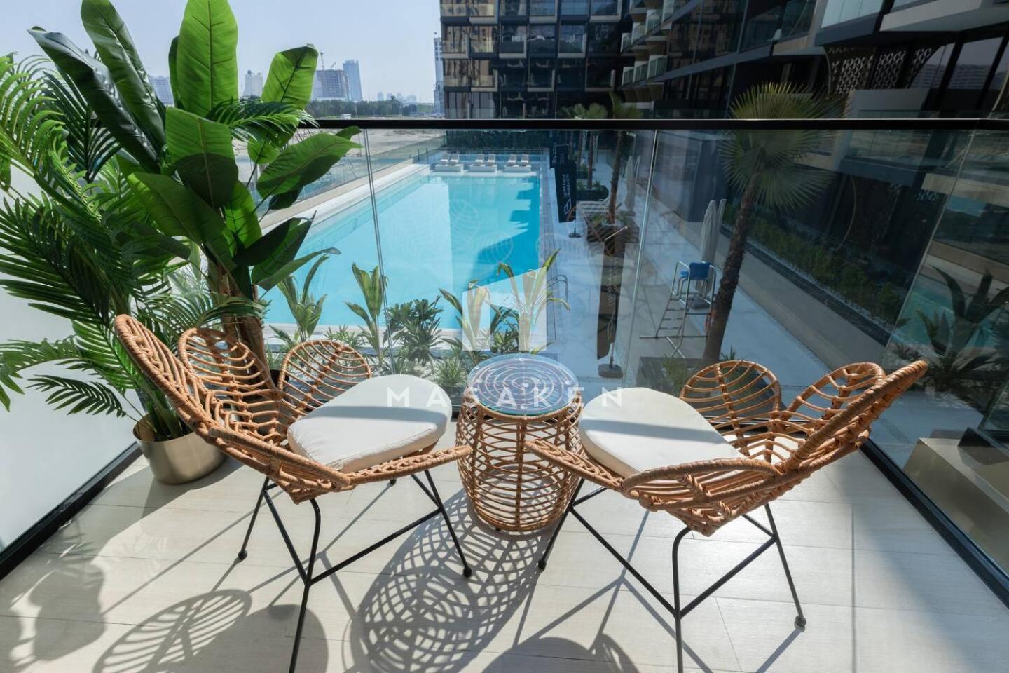 1 Bedroom In Jvc With Pool View Apartment *