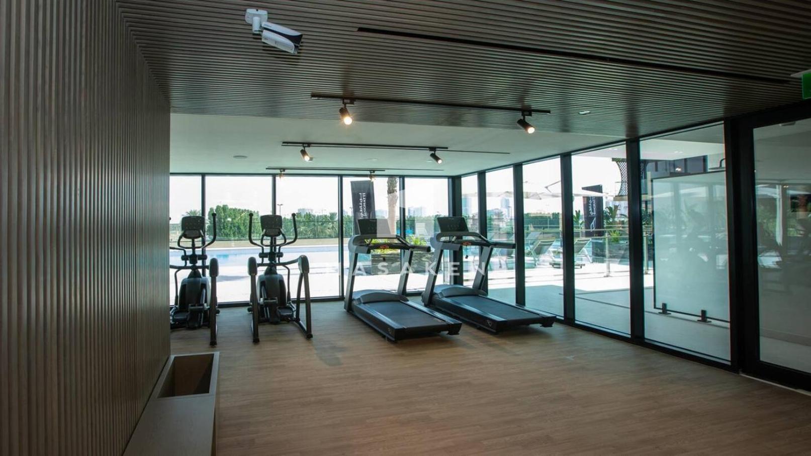 1 Bedroom In Jvc With Pool View Apartment *